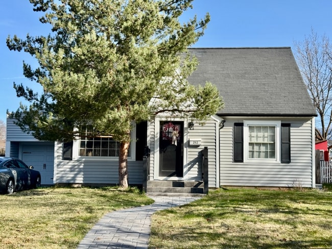 Building Photo - 212 Hastings Ave Rental
