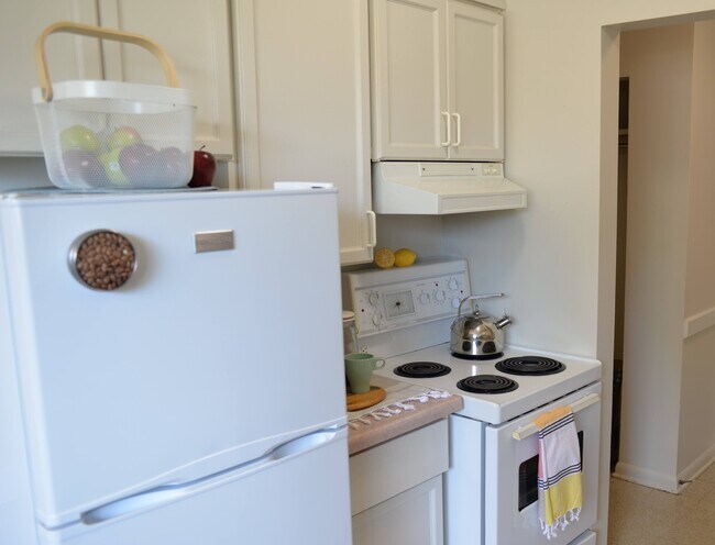 Building Photo - 359 Edison Avenue