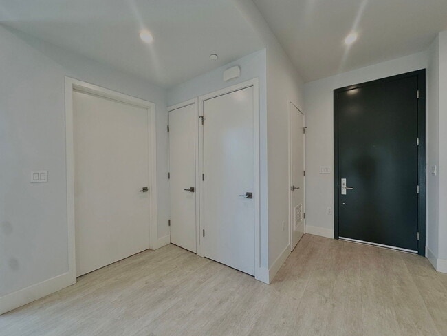 Photo - 5953 Saturn St Unidad 306