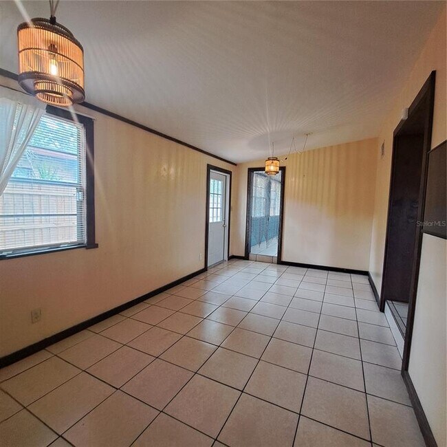 Photo - 627 61st Ave S