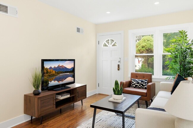Photo - 4438 N Narragansett Ave