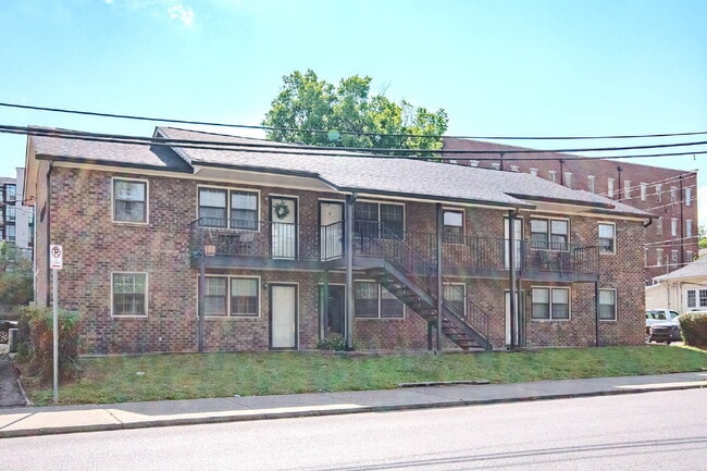 Building Photo - Amazing Location! View of Centennial Park! 1 Bed 1 Bath Unit 1