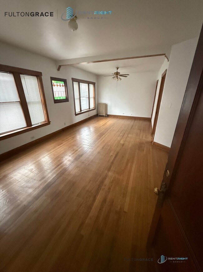 4832 W Montrose Ave Unit 4404-2S