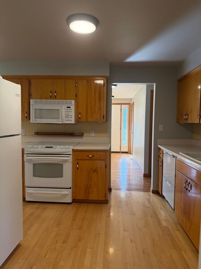 17704 N Hilltop Rd Unit #1