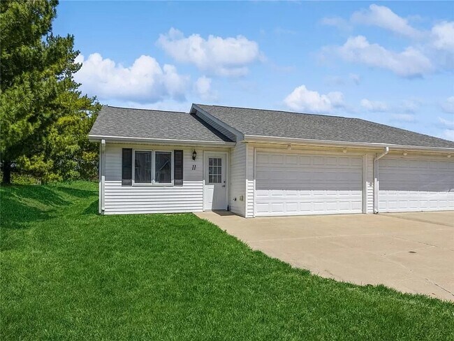 Photo - 11 NE Sunrise Dr