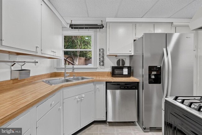 Photo - 7027 Jefferson Ave