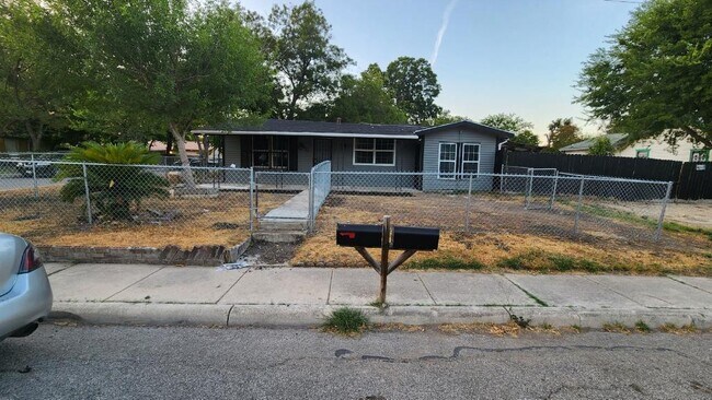 Photo - 971 Chalmers Ave Townhome