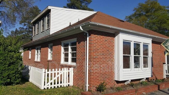 Photo - 1107 Richmond Rd