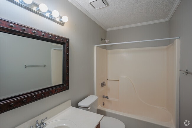 2BR, 1.5BA - 1100SF - Master Bath