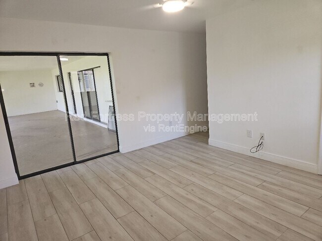 Photo - 1420 SE 19th St