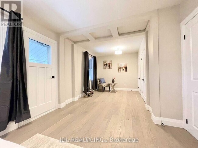 Photo - 379 Alper St