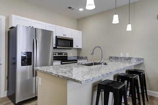 Photo - 305 W Clark St