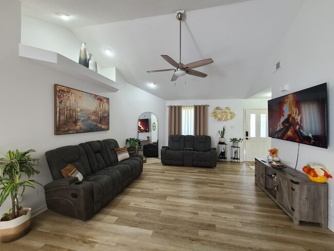 Photo - 179 W Cherrywood Ln