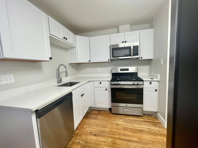 4726 E Utah Pl