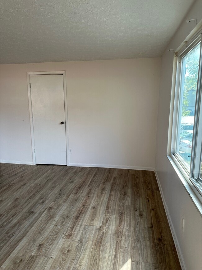 Photo - 2448 Burgandy Ln