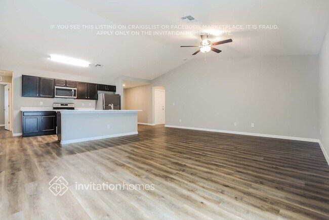 Photo - 1094 Veronica St