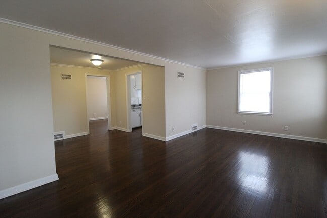 Photo - December 2025 FREE On This One Bedroom Duplex in North Kansas City