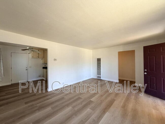 Photo - 2433 W Hatch Rd