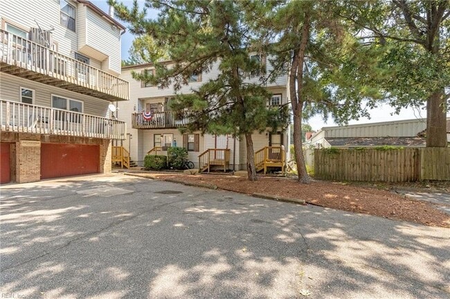 Building Photo - 225 A View Ave Unit 202