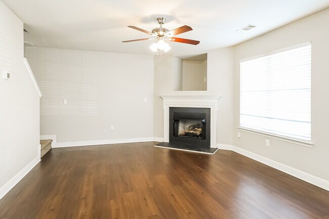 Photo - 5028 Magnasco Ln