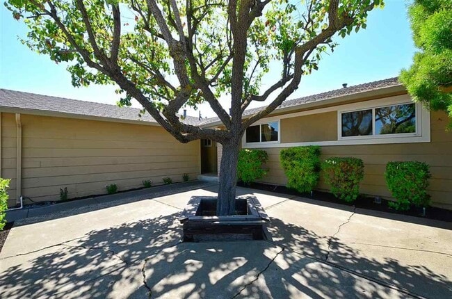 Photo - 3BD/2BA House in Pleasanton Val Vista Community w/ POOL!