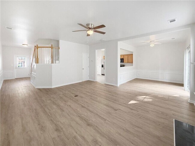 Photo - 2425 Fairlie Dr