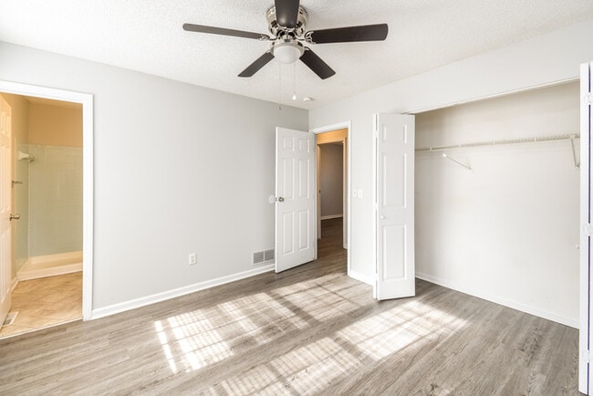 Photo - 124 Raintree Dr