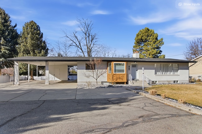 Building Photo - 4787 N Canyon Rd