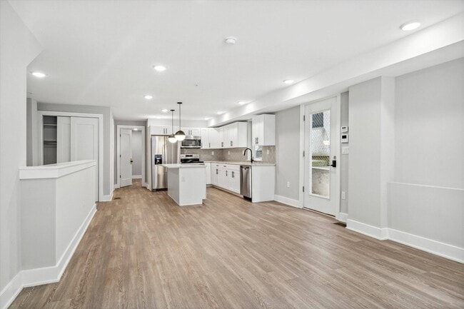 Building Photo - 1511 N 17th St Unit 1F
