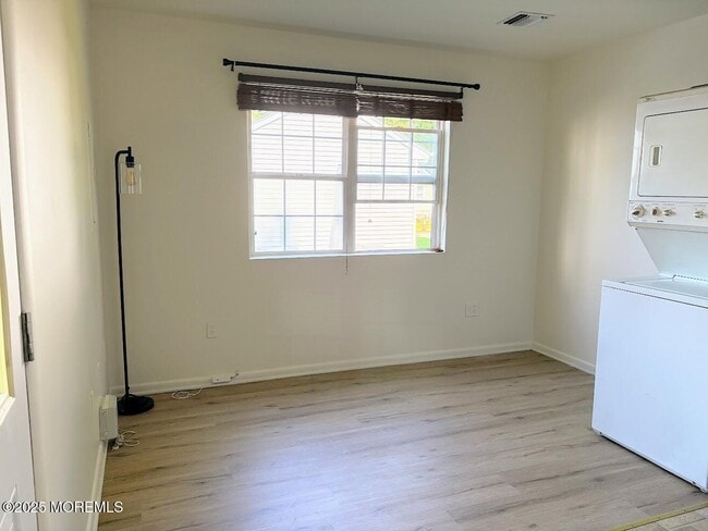 Photo - 548 Clark Ave