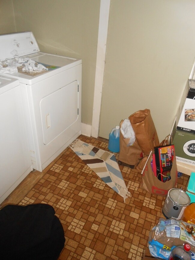 Photo - 3 Bed 1 Bath close to UWEC! Available June...
