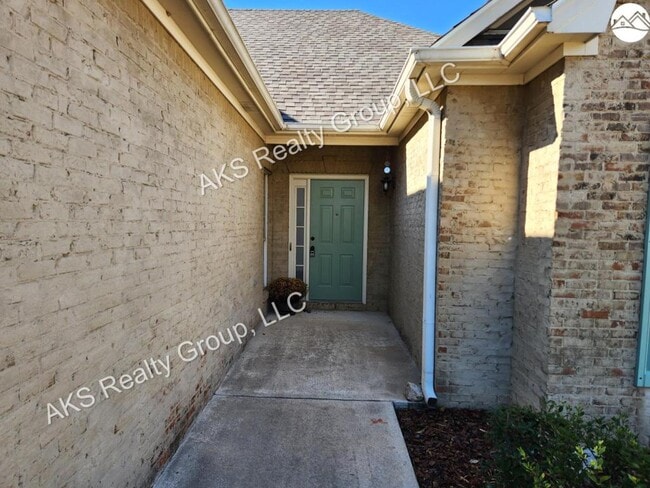 Photo - 104 Lantana Cir
