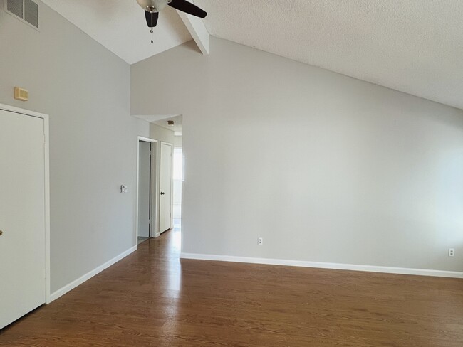 Photo - 5089 Brittany Dr