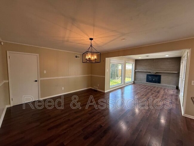 Photo - 5047 Howard Pl