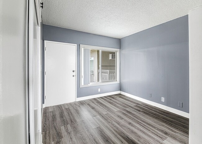 Photo - 210 E 29th St Unidad 12