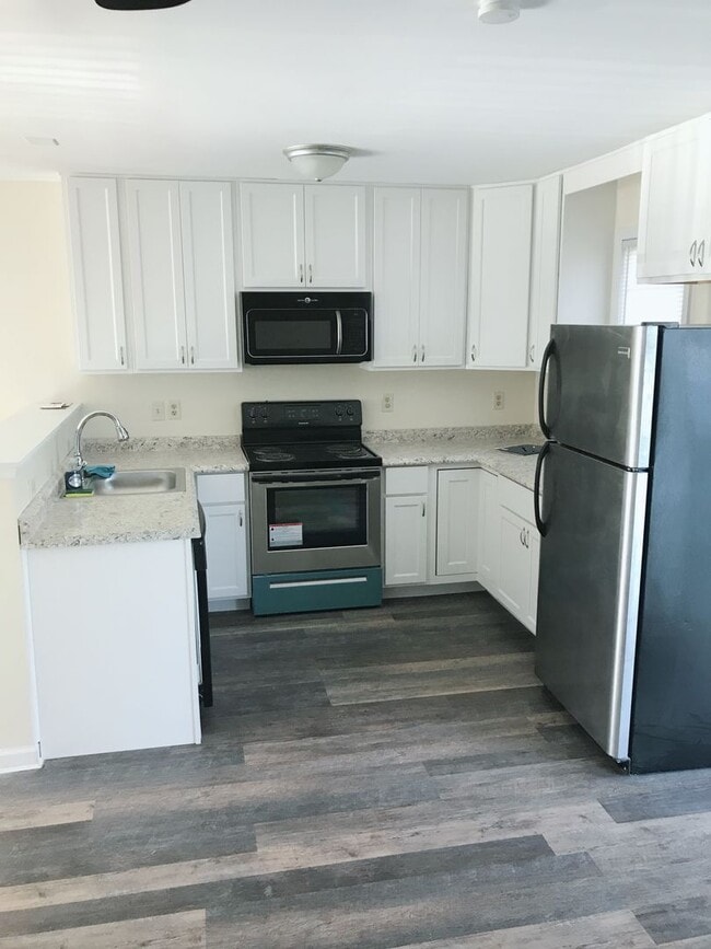 Photo - Move-In Ready 3BR 2.5bathroomTownhome – Yard  *OPEN HOUSE July 5, 26 1PM-2PM *