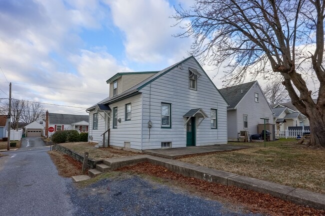 Photo - 123 N Spruce St