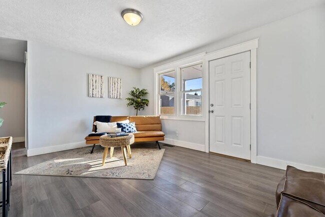 Photo - 3718 Custer Dr
