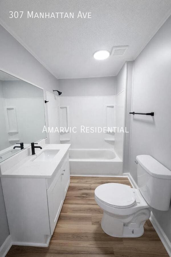 Photo - 307 Manhattan Ave