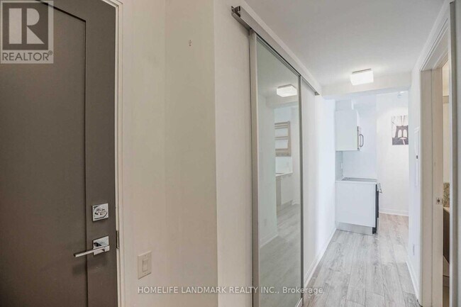 Photo - 42 Charles St E Unit 3209