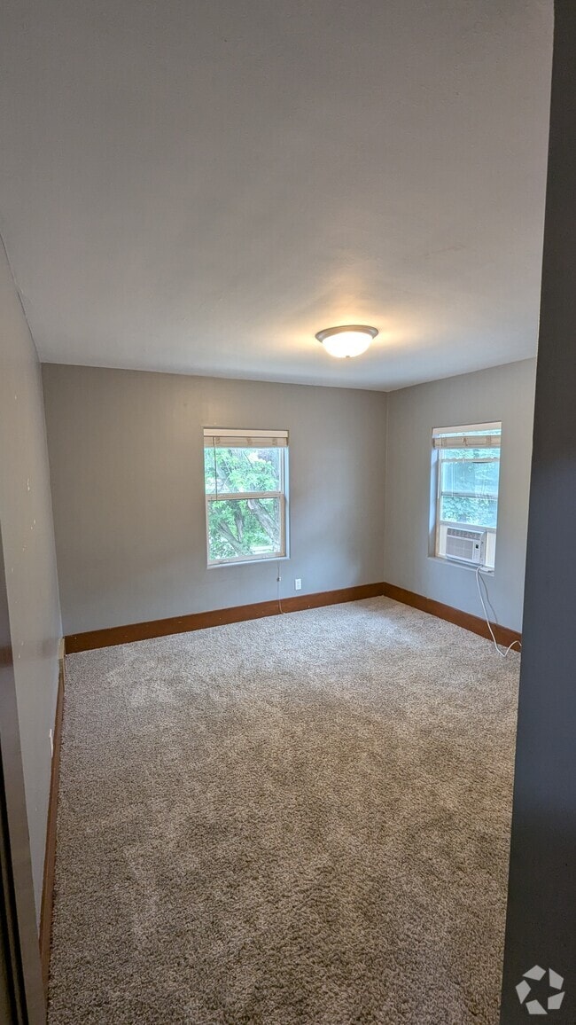 Building Photo - 109 N May St Unit 3 Rental