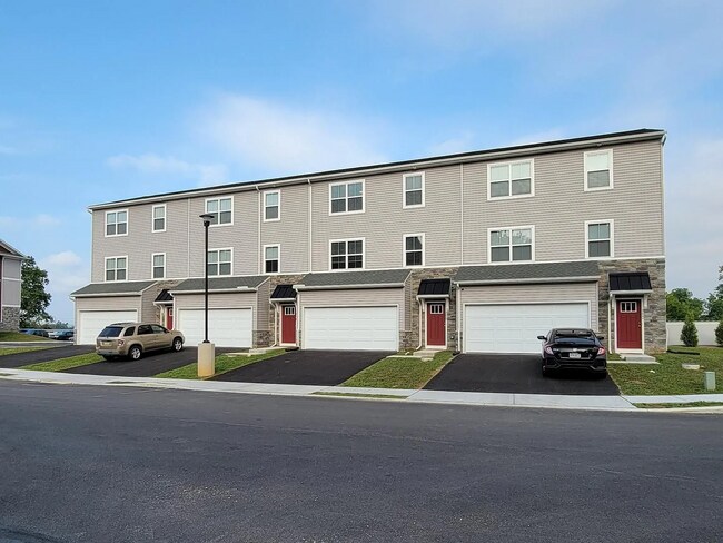 Photo - This end unit Temple townhouse