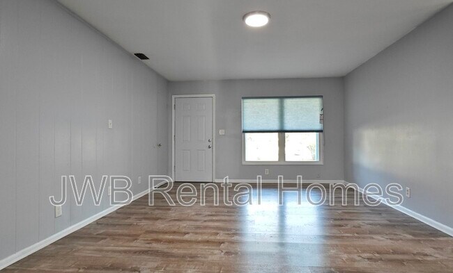 Photo - 2525 Townsend Blvd