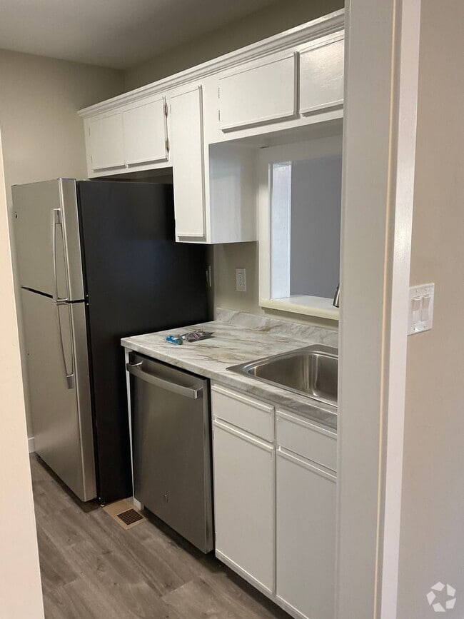 Building Photo - No Application or Admin Fee Unit 1006-C Rental