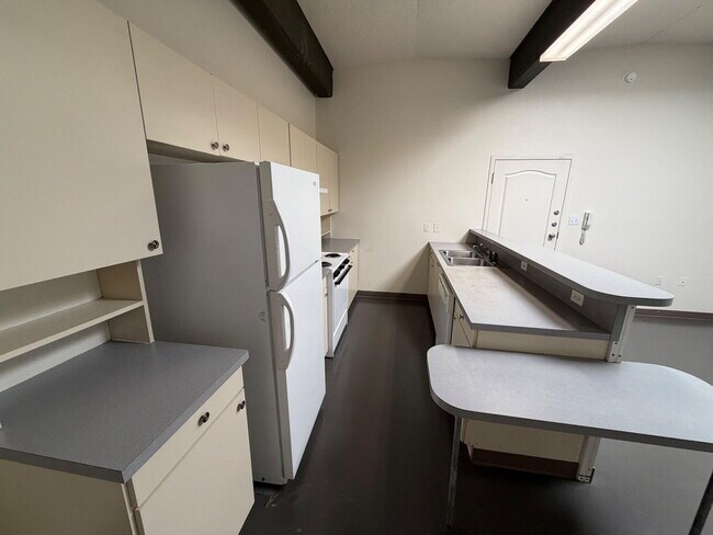 Photo - 1619 University Ave Unit 4