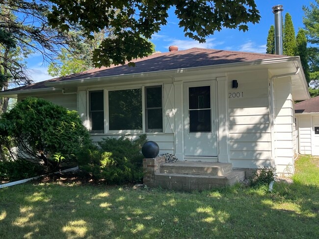 Building Photo - 2001 Hopkins Crossroad