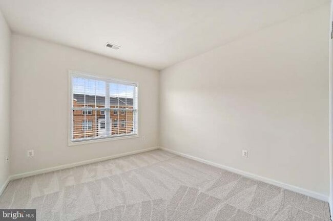 Photo - 43097 Thoroughfare Gap Terrace