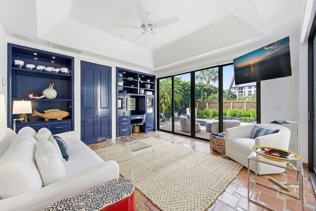 Photo - 264 Everglade Ave