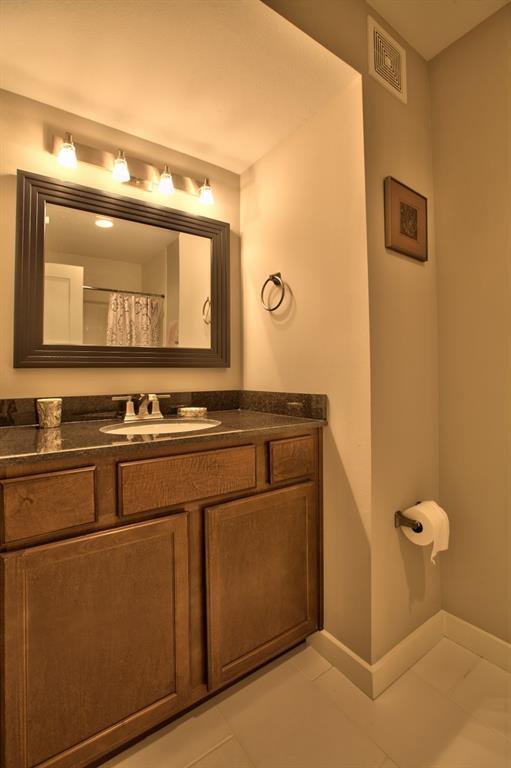 Photo - 924 E 51st St