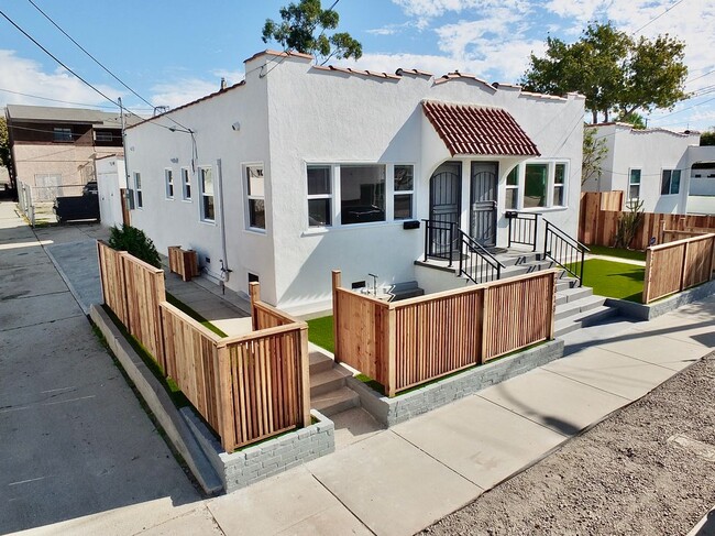 Building Photo - 2618 Lime Ave